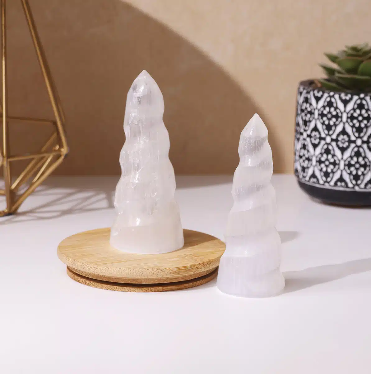 Selenite Spiral Tower - Image 10